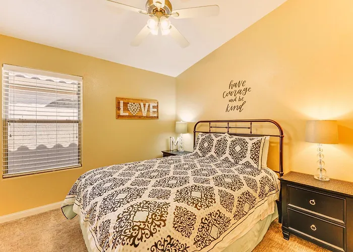 Sunny Getaway W/ Private Pool + Fire Pit! Maricopa