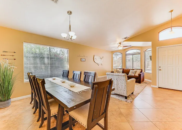 Sunny Getaway W/ Private Pool + Fire Pit! * Maricopa