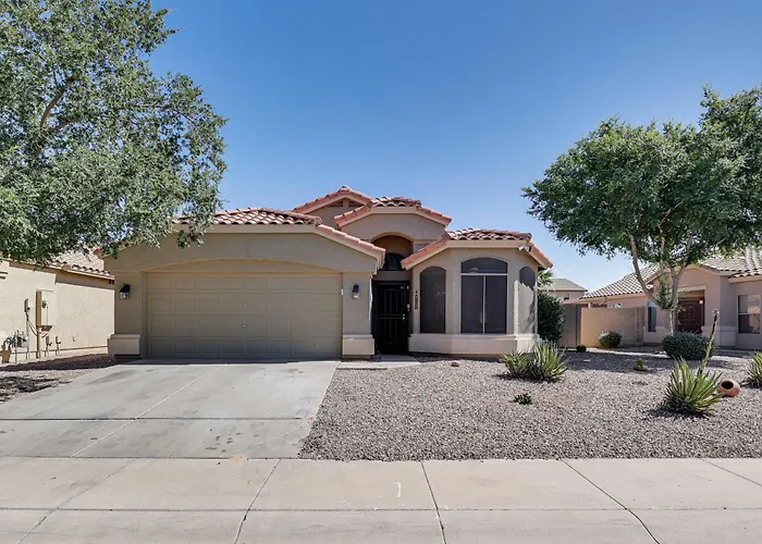 Sunny Getaway W/ Private Pool + Fire Pit! Maricopa