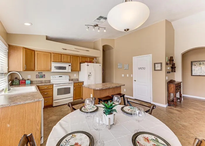 Sunny Getaway W/ Private Pool + Fire Pit! * Maricopa